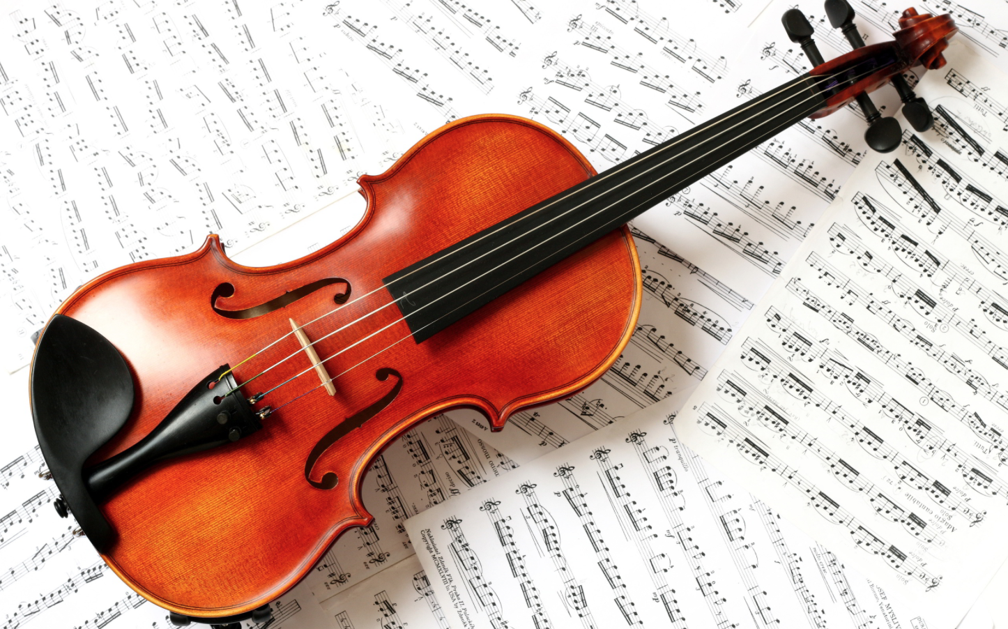 violin with music
